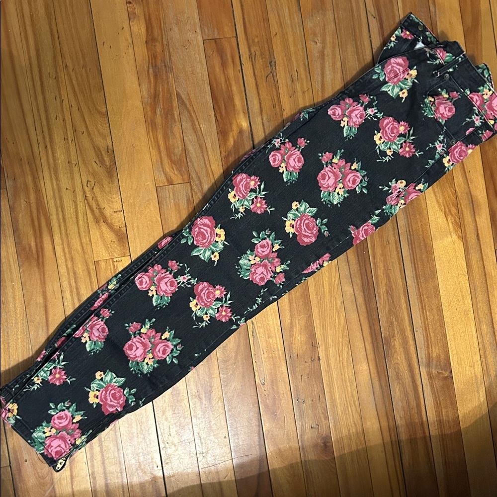 Vintage Guess jeans 🌺🌸